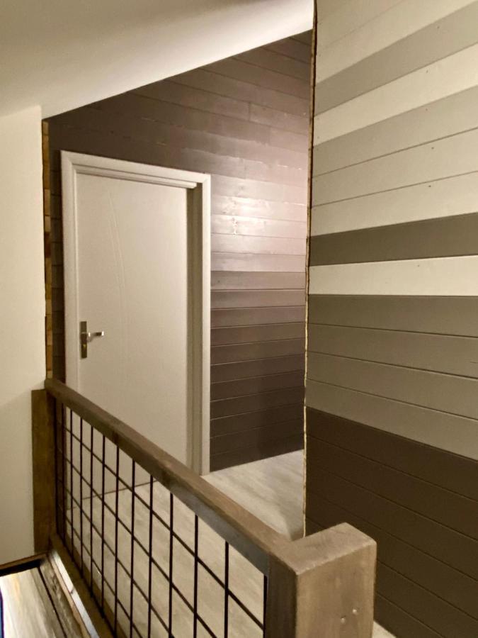 La Chambre Du Tonneau Montigny-sur-l'Ain Exterior foto