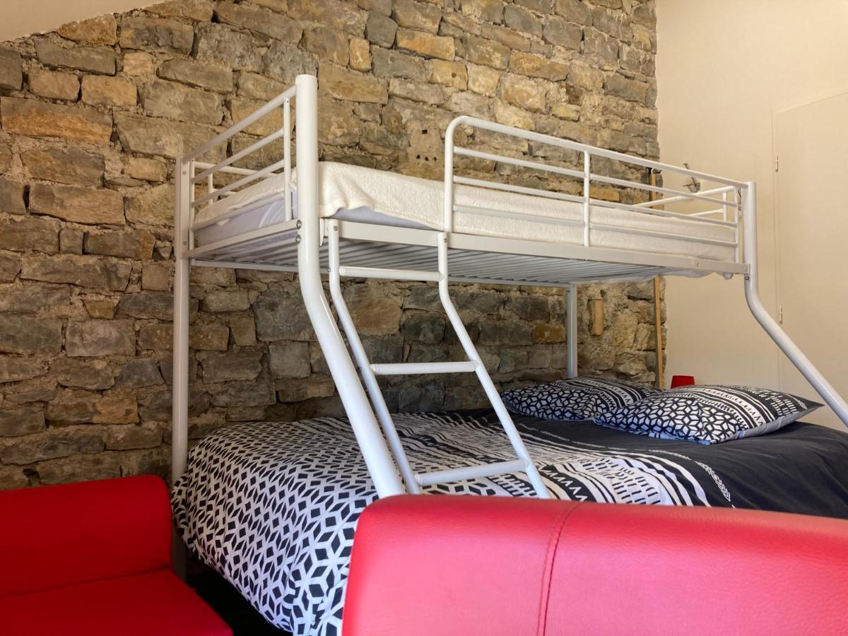 La Chambre Du Tonneau Montigny-sur-l'Ain Exterior foto